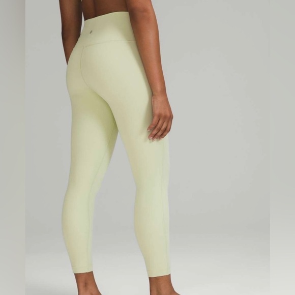 Lululemon Wunder Under High-Rise Tight 25" Luxtreme Creamy Mint Size 6 - Picture 2 of 6